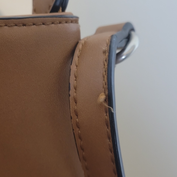 David Jones -- Faux Leather Brown Gator Skin Crossbody Bag - Picture 11 of 13